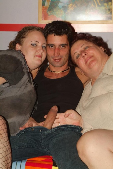 460px x 690px - Plump Threesome Sex - PlumperThumbs.com